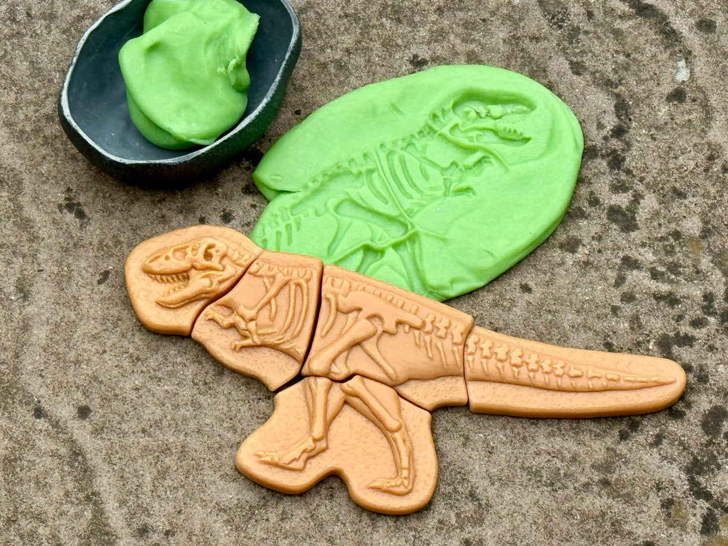 Áss és fedezz fel – Ankylosaurus és Tyrannosaurus Rex